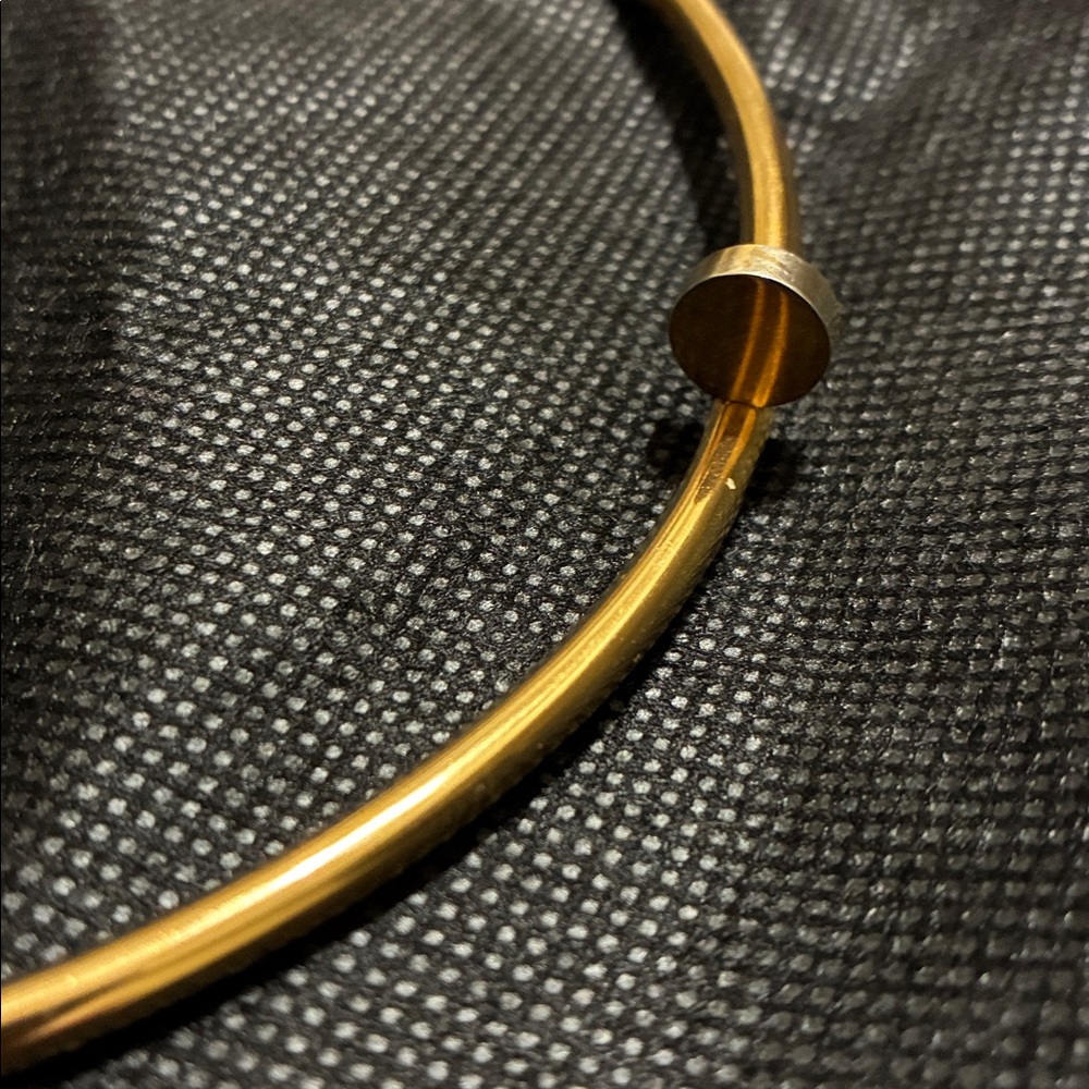 Elegant Gold Choker - Picture 2 of 3